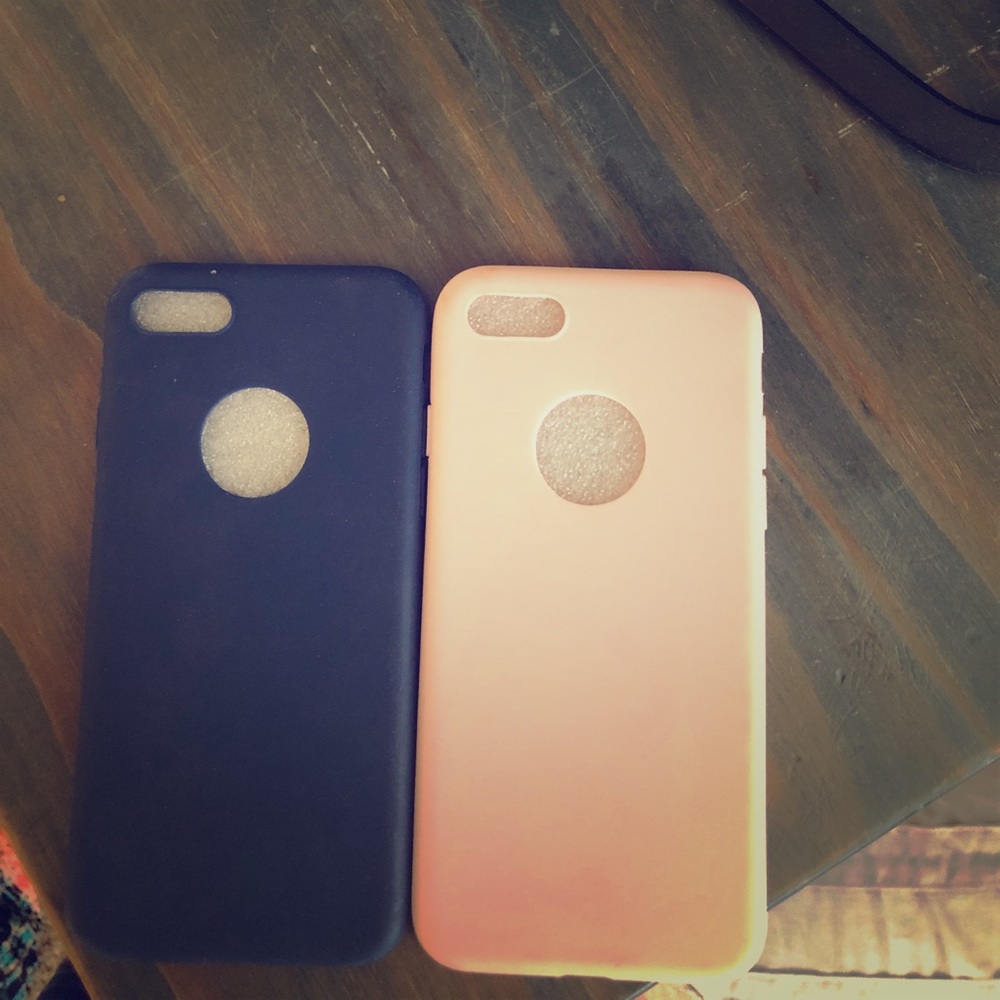 2 iPhone 7 cases